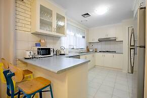 Quiet & Peaceful 3bed2bath Home @keilor Downs