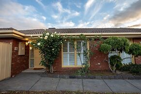 Quiet & Peaceful 3bed2bath Home @keilor Downs