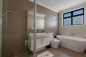 Impressive & Spacious new Townhouse@preston