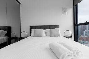 Luxury 2bed2bath apt in the Heart of Mel@collins