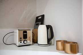 Luxury 2bed2bath apt in the Heart of Mel@collins