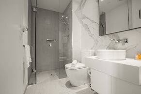 Breathtaking Lake/parkview Apt Pool&gym@3br