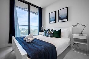 Breathtaking Lake/parkview Apt Pool&gym@3br