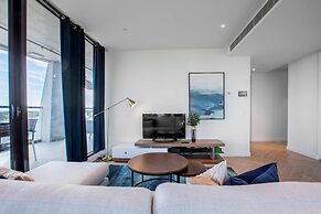 Breathtaking Lake/parkview Apt Pool&gym@3br