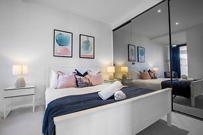 Breathtaking Lake/parkview Apt Pool&gym@3br