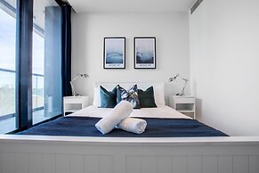 Breathtaking Lake/parkview Apt Pool&gym@3br