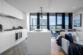 Breathtaking Lake/parkview Apt Pool&gym@3br