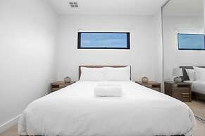 Designer Taste 2BR Townhouse@hawthorn