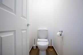 Peaceful Designer 2br@leafy Mill Park