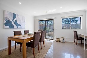 Peaceful Designer 2br@leafy Mill Park