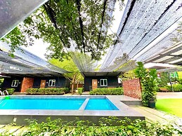 Petak Padin Cottage by The Pool, Kepala Batas Penang