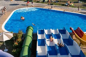 Club Del Sole Marina Julia Family Collection