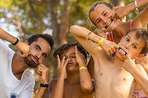 Club Del Sole Marina Julia Family Collection