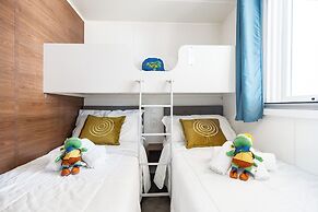 Club Del Sole Spina Family Collection