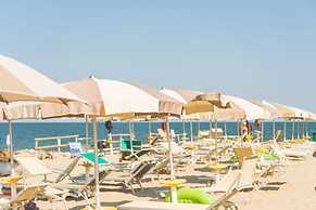 Club Del Sole Spina Family Collection