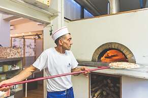 Club Del Sole Spina Family Collection