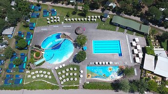 Club Del Sole Spina Family Collection