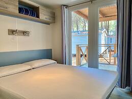 Club Del Sole Spina Family Collection