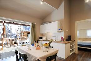 Club Del Sole Spina Family Collection