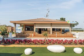 Club Del Sole Spina Family Collection