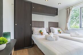 Club Del Sole Spina Family Collection