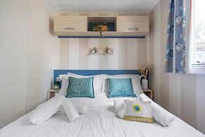 Club Del Sole Spina Family Collection