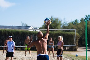 Club Del Sole Spina Family Collection