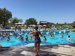 Club Del Sole Spina Family Collection