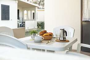 Club Del Sole Spina Family Collection