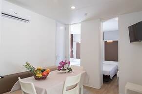 Club Del Sole Spina Family Collection