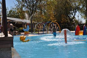 Club Del Sole Spina Family Collection