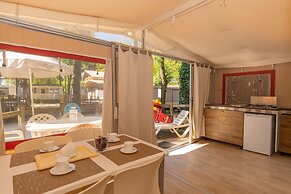 Club Del Sole Spina Family Collection