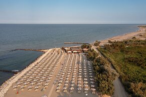 Club Del Sole Spina Family Collection
