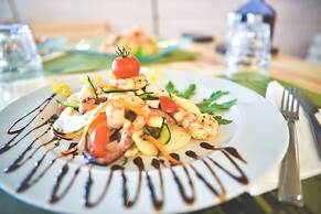 Club Del Sole Spina Family Collection