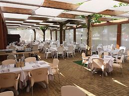 Club Del Sole Spina Family Collection