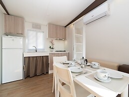 Club Del Sole Stork Family Collection