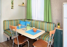 Club Del Sole Stork Family Collection