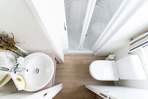 Club Del Sole Stork Family Collection