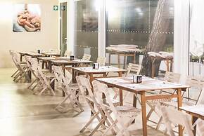 Club Del Sole Stork Family Collection