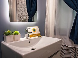 Club Del Sole Stork Family Collection