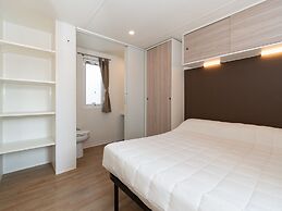 Club Del Sole Stork Family Collection