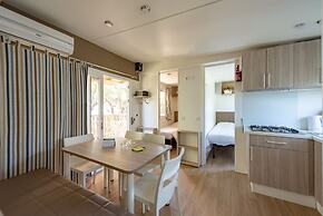 Club Del Sole Stork Family Collection