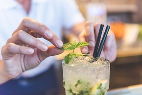 Club Del Sole Stork Family Collection