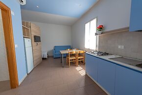 Club Del Sole Stork Family Collection