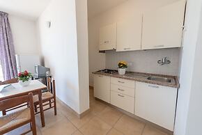 Club Del Sole Stork Family Collection