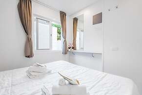 Club Del Sole Stork Family Collection