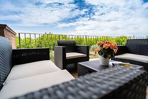 Club Del Sole Stork Family Collection