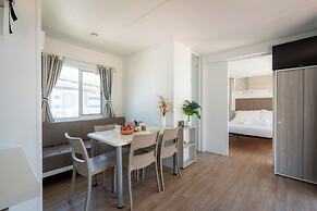 Club Del Sole Stork Family Collection