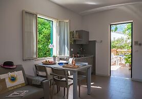 Club Del Sole Stork Family Collection