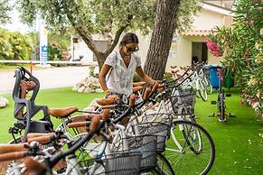 Club Del Sole Stork Family Collection